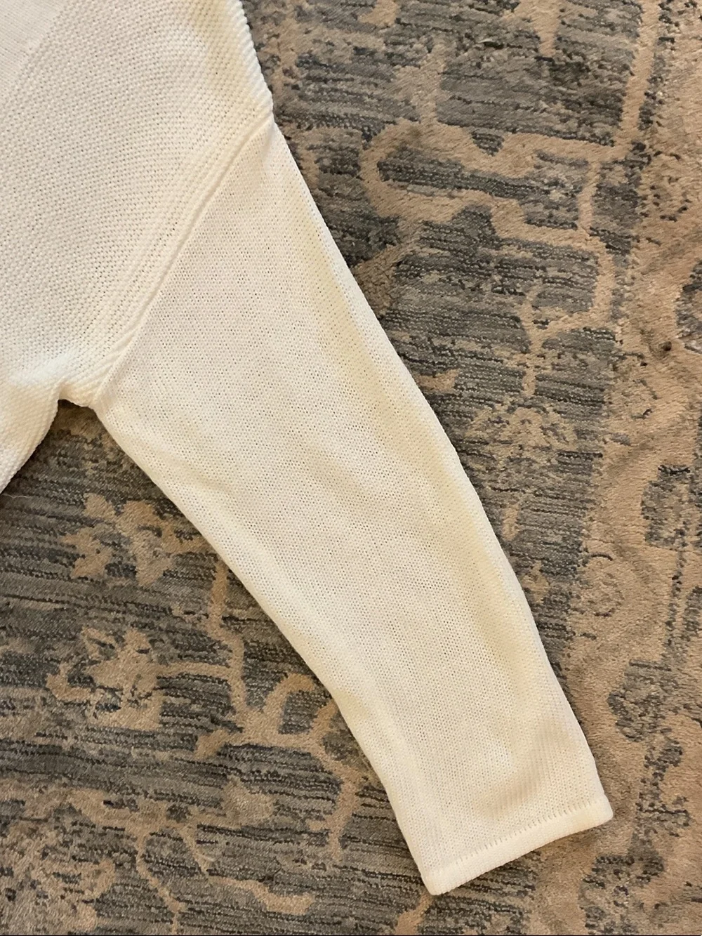 Investments Women's V-Neck Ribbed textured Cream Sweater NWOT small cottagecore